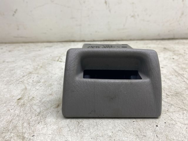 bontott MAZDA PREMACY Első Hamutartó