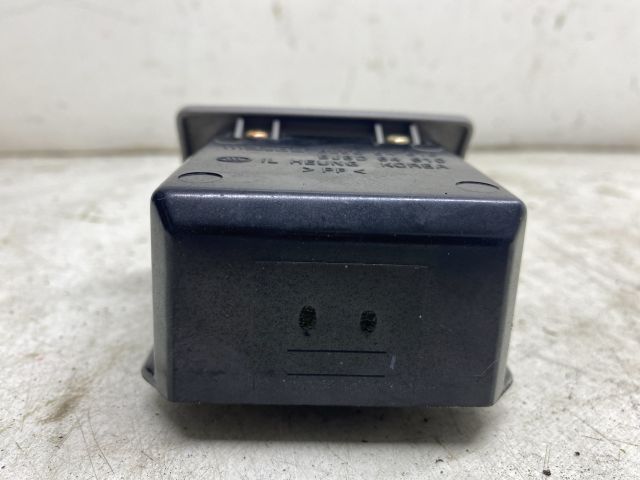 bontott MAZDA PREMACY Első Hamutartó