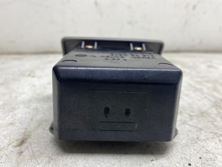 bontott MAZDA PREMACY Első Hamutartó