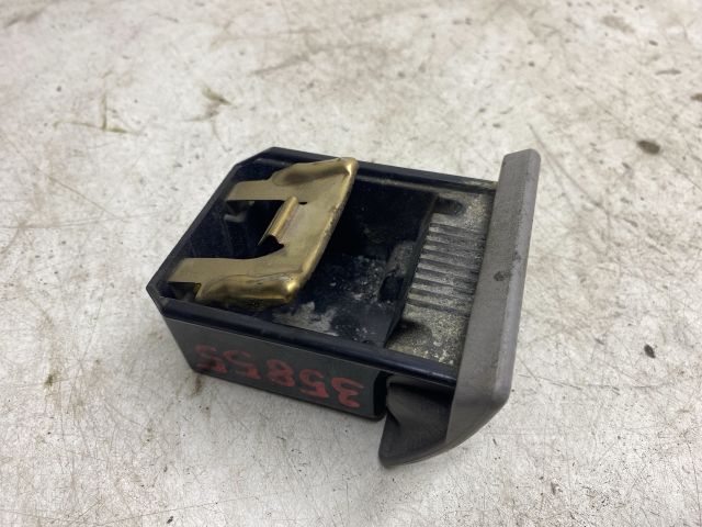 bontott MAZDA PREMACY Első Hamutartó