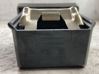 bontott MAZDA PREMACY Első Tároló Rekesz