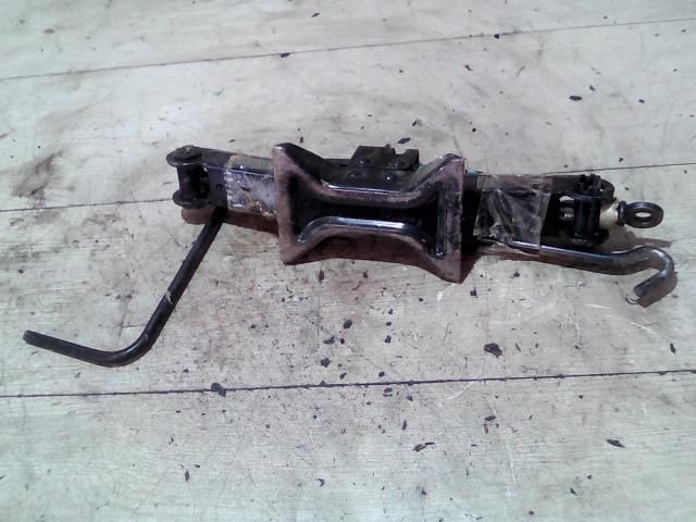 bontott MAZDA PREMACY Emelő