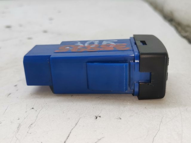 bontott MAZDA PREMACY Fényszórómagasság Állító Kapcsoló