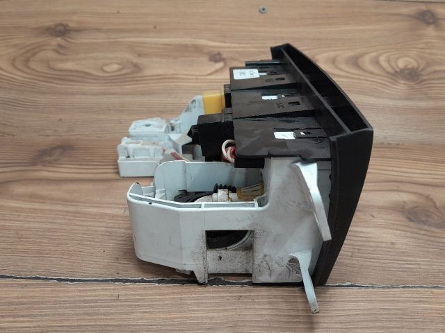 bontott MAZDA PREMACY Fűtéskapcsoló (manuális klímás)