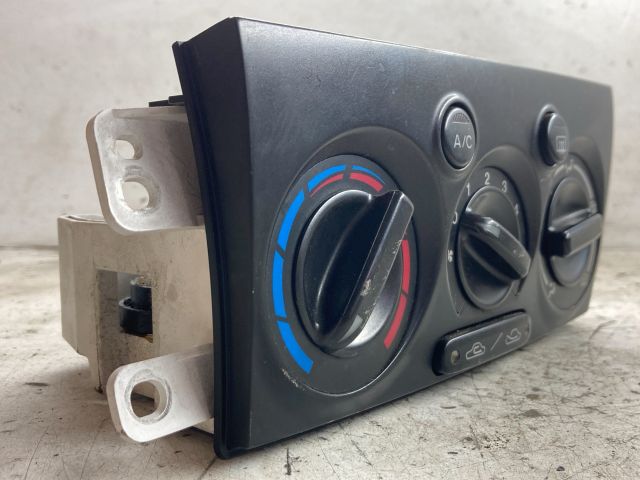 bontott MAZDA PREMACY Fűtéskapcsoló (manuális klímás)