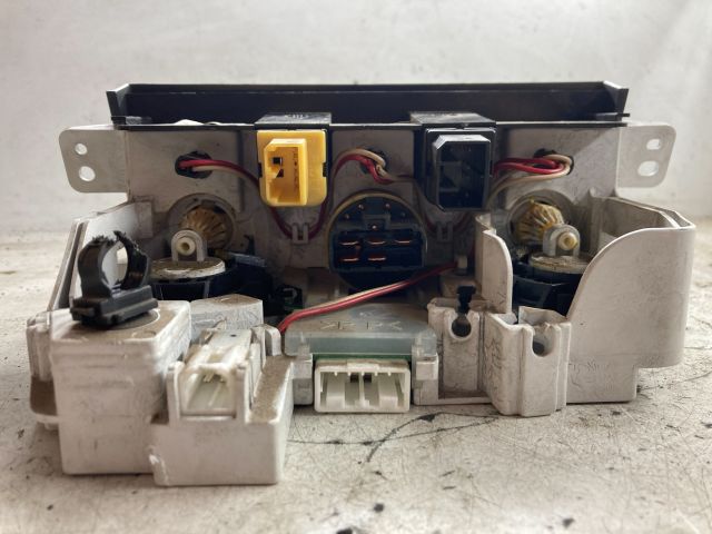 bontott MAZDA PREMACY Fűtéskapcsoló (manuális klímás)