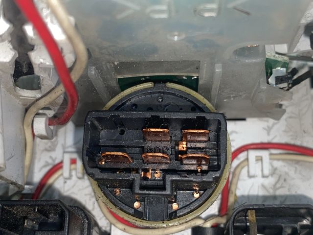 bontott MAZDA PREMACY Fűtéskapcsoló (manuális klímás)