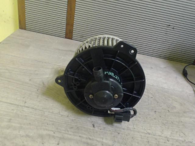 bontott MAZDA PREMACY Fűtőmotor (Nem klímás)