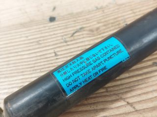 bontott MAZDA PREMACY Gázrugós Kitámasztó Teleszkóp Csomagtérajtó Bal