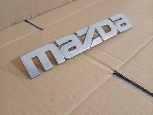 bontott MAZDA PREMACY Hátsó Embléma