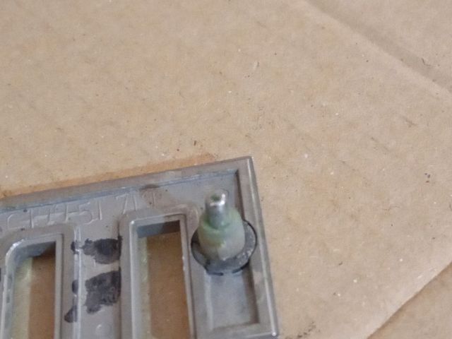 bontott MAZDA PREMACY Hátsó Embléma