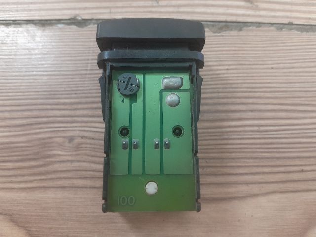 bontott MAZDA PREMACY Hátsó Ködzárófény Kapcsoló