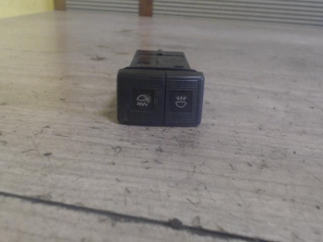 bontott MAZDA PREMACY Hátsó Ködzárófény Kapcsoló