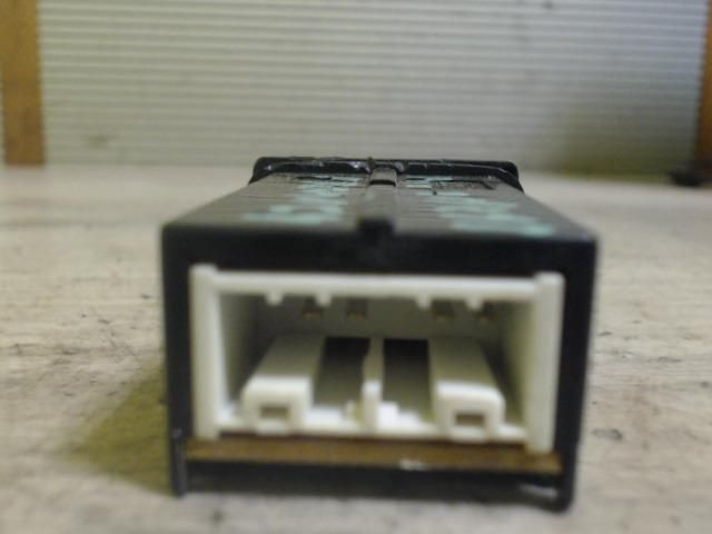 bontott MAZDA PREMACY Hátsó Ködzárófény Kapcsoló