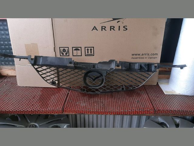 bontott MAZDA PREMACY Hűtőrács