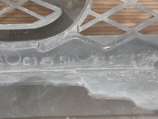 bontott MAZDA PREMACY Hűtőrács