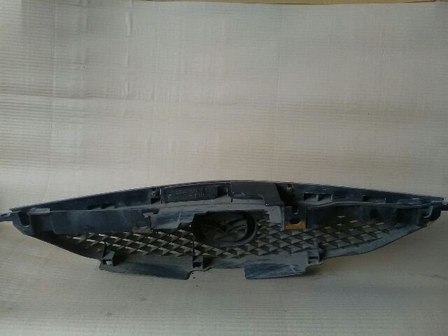 bontott MAZDA PREMACY Hűtőrács