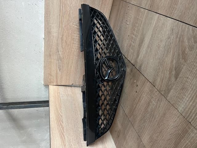 bontott MAZDA PREMACY Hűtőrács