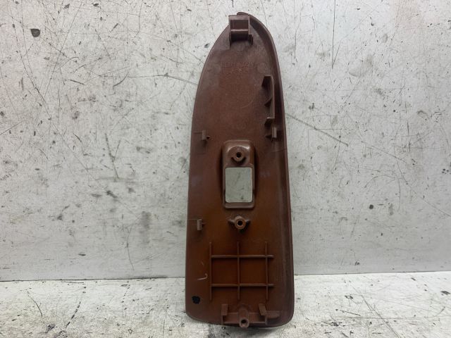 bontott MAZDA PREMACY Jobb első Ablakemelő Kapcsoló Keret