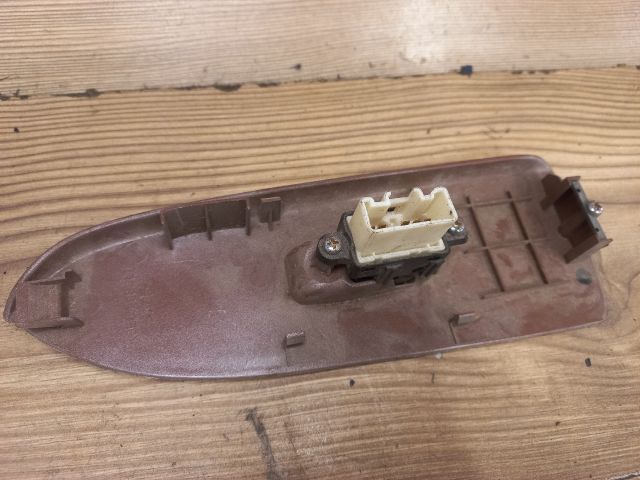 bontott MAZDA PREMACY Jobb első Ablakemelő Kapcsoló