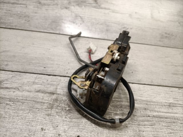 bontott MAZDA PREMACY Jobb első Ajtózár