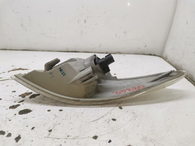 bontott MAZDA PREMACY Jobb első Irányjelző