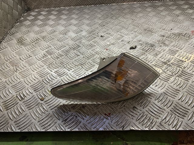 bontott MAZDA PREMACY Jobb első Irányjelző