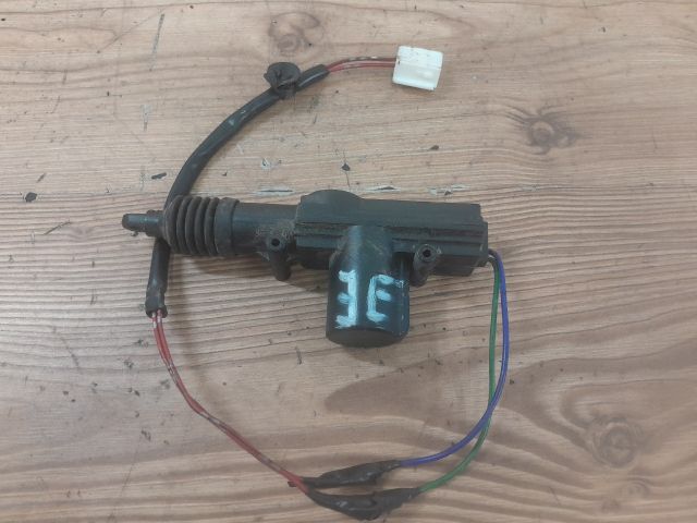 bontott MAZDA PREMACY Jobb első Központizár Motor