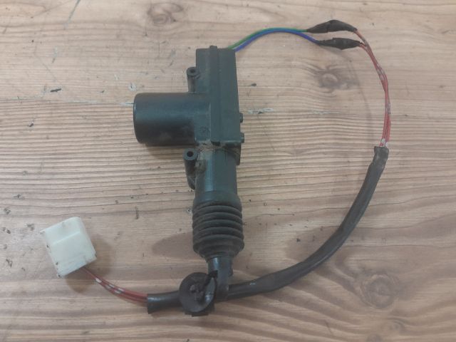 bontott MAZDA PREMACY Jobb első Központizár Motor