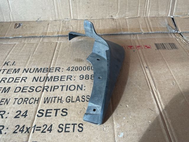 bontott MAZDA PREMACY Jobb első Sárvédő Gumi