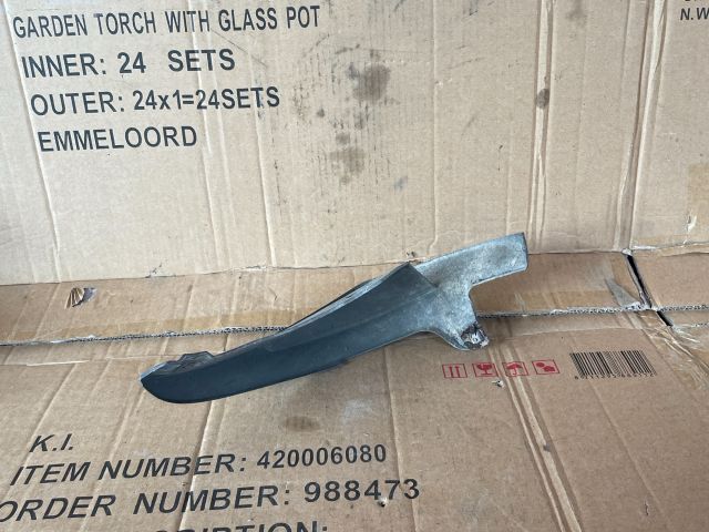 bontott MAZDA PREMACY Jobb első Sárvédő Gumi