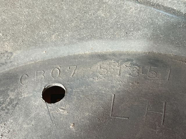 bontott MAZDA PREMACY Jobb első Sárvédő Gumi