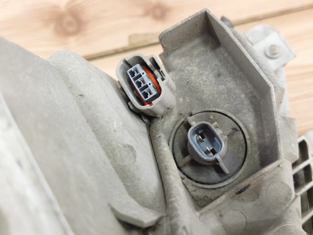 bontott MAZDA PREMACY Jobb Fényszóró