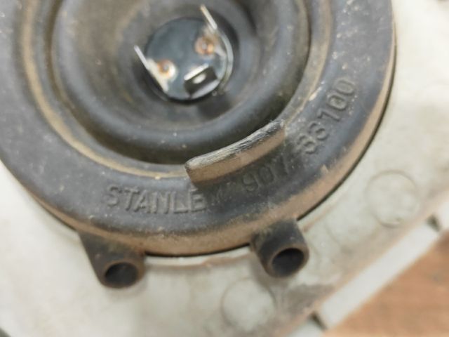 bontott MAZDA PREMACY Jobb Fényszóró