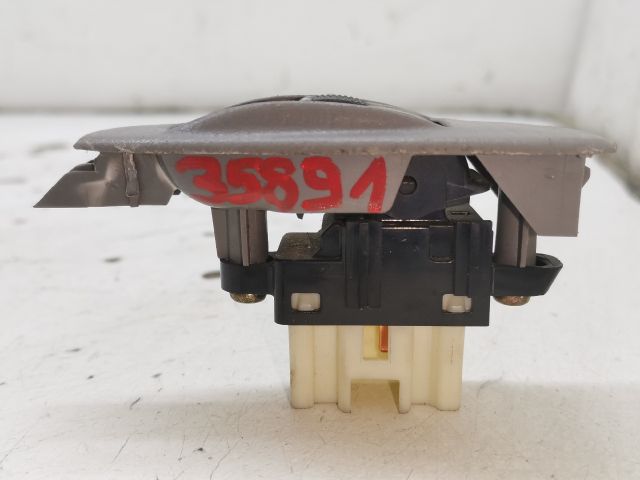 bontott MAZDA PREMACY Jobb hátsó Ablakemelő Kapcsoló