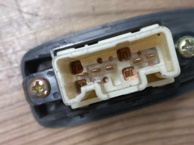 bontott MAZDA PREMACY Jobb hátsó Ablakemelő Kapcsoló