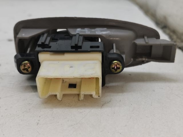 bontott MAZDA PREMACY Jobb hátsó Ablakemelő Kapcsoló