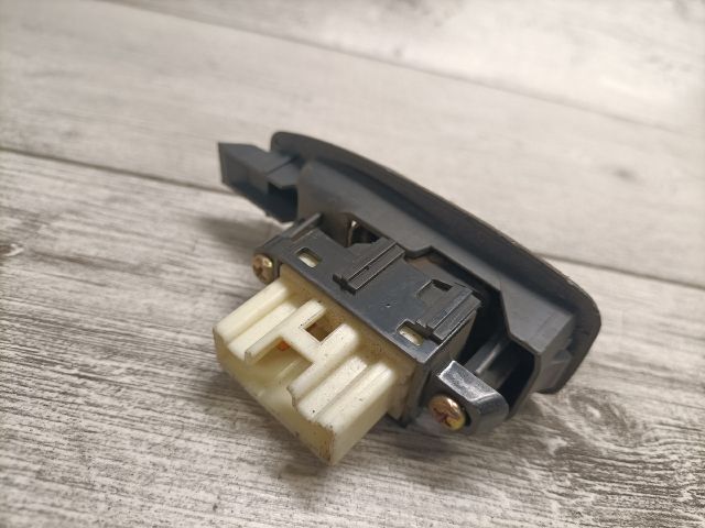 bontott MAZDA PREMACY Jobb hátsó Ablakemelő Kapcsoló