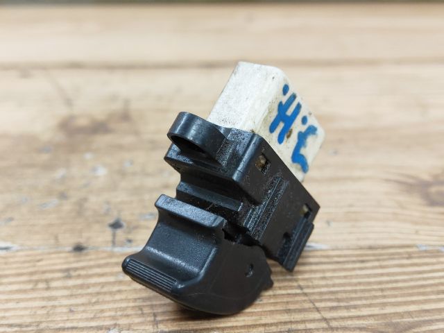 bontott MAZDA PREMACY Jobb hátsó Ablakemelő Kapcsoló