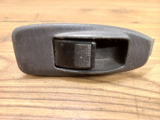 bontott MAZDA PREMACY Jobb hátsó Ablakemelő Kapcsoló