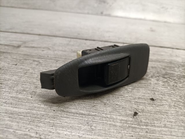 bontott MAZDA PREMACY Jobb hátsó Ablakemelő Kapcsoló