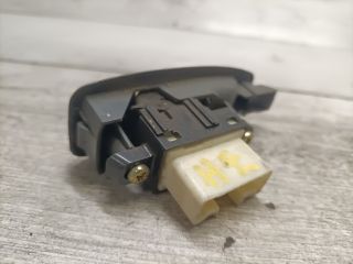 bontott MAZDA PREMACY Jobb hátsó Ablakemelő Kapcsoló