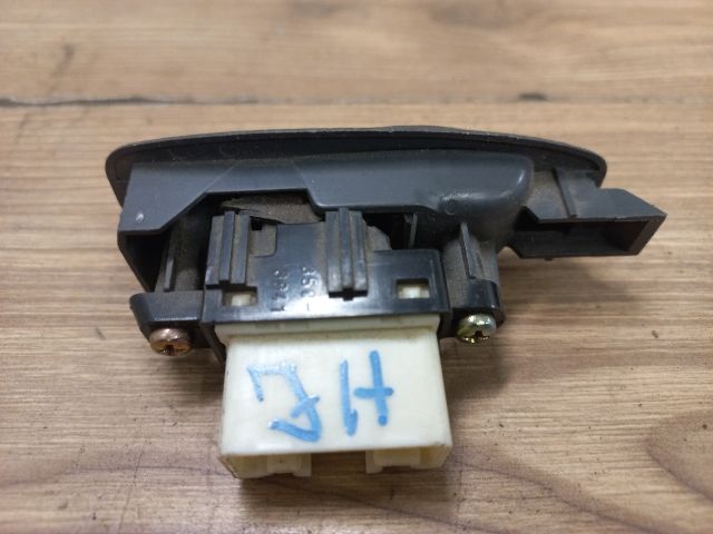 bontott MAZDA PREMACY Jobb hátsó Ablakemelő Kapcsoló