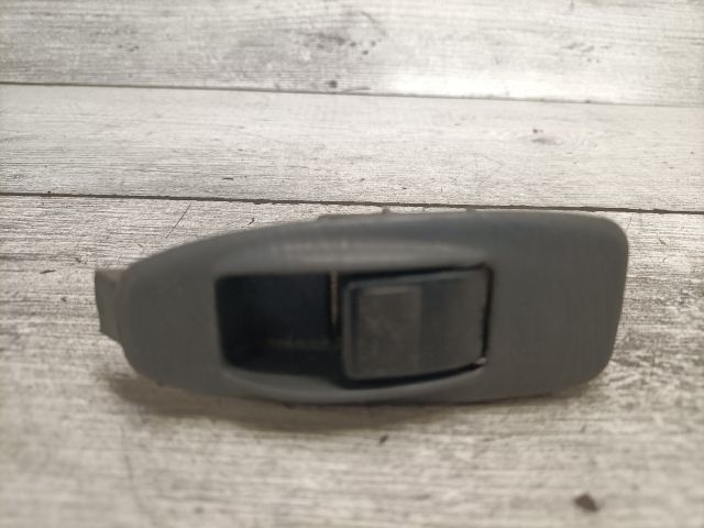 bontott MAZDA PREMACY Jobb hátsó Ablakemelő Kapcsoló