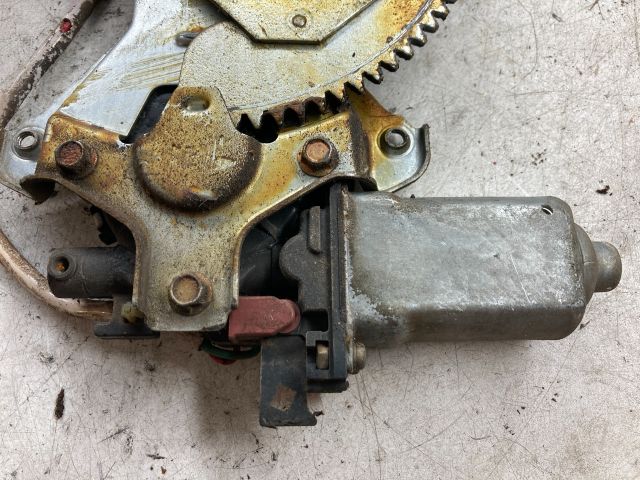 bontott MAZDA PREMACY Jobb hátsó Ablakemelő Motor