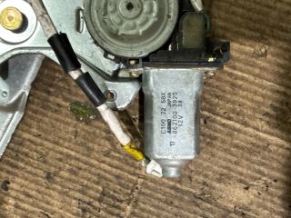 bontott MAZDA PREMACY Jobb hátsó Ablakemelő Motor