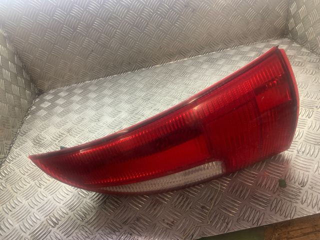 bontott MAZDA PREMACY Jobb Hátsó Lámpa