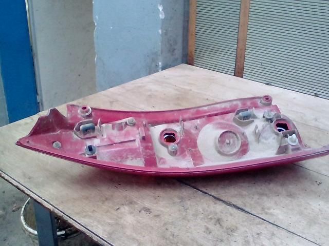 bontott MAZDA PREMACY Jobb Hátsó Lámpa