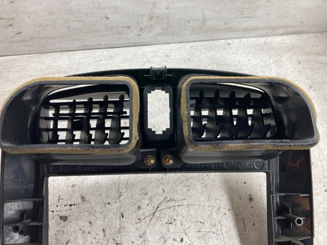 bontott MAZDA PREMACY Középkonzol Keret