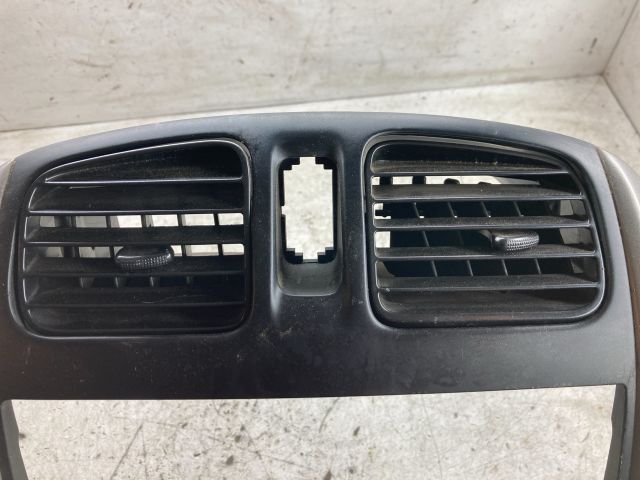 bontott MAZDA PREMACY Középkonzol Keret